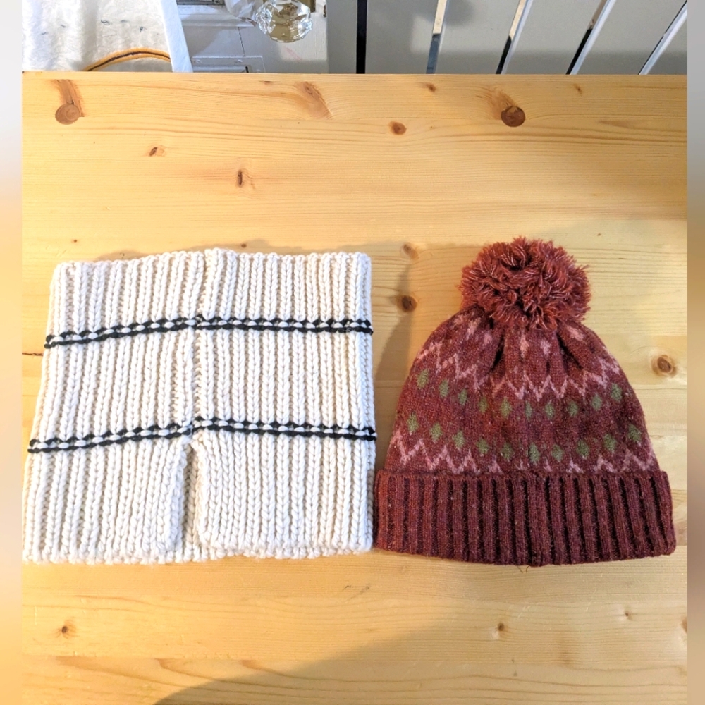 Women's Knitted Hat and Scarf Set - White and Brown